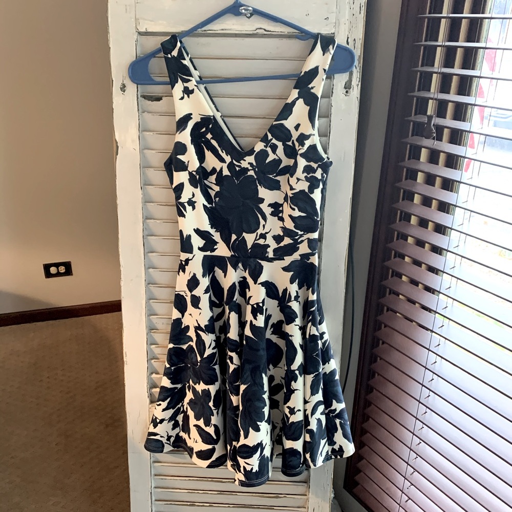 The sweetest navy and cream floral dress